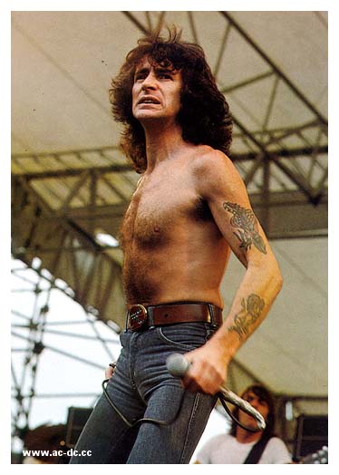 http://www.tattoos-by-design.co.uk/Celebrities/images/acdc3.jpg